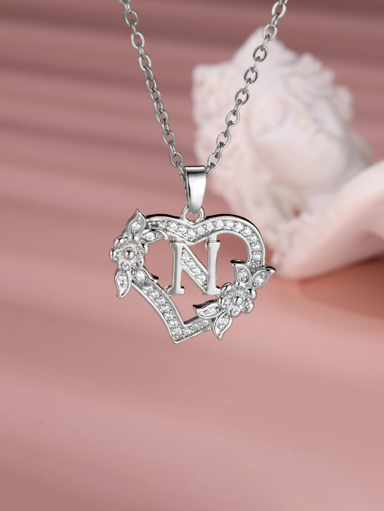 Heart-shaped 26 English Letter Necklace