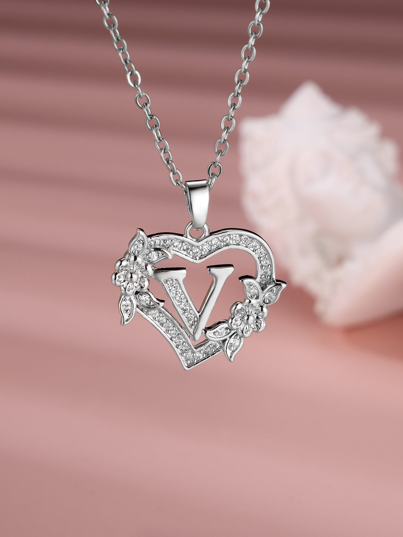 Heart-shaped 26 English Letter Necklace