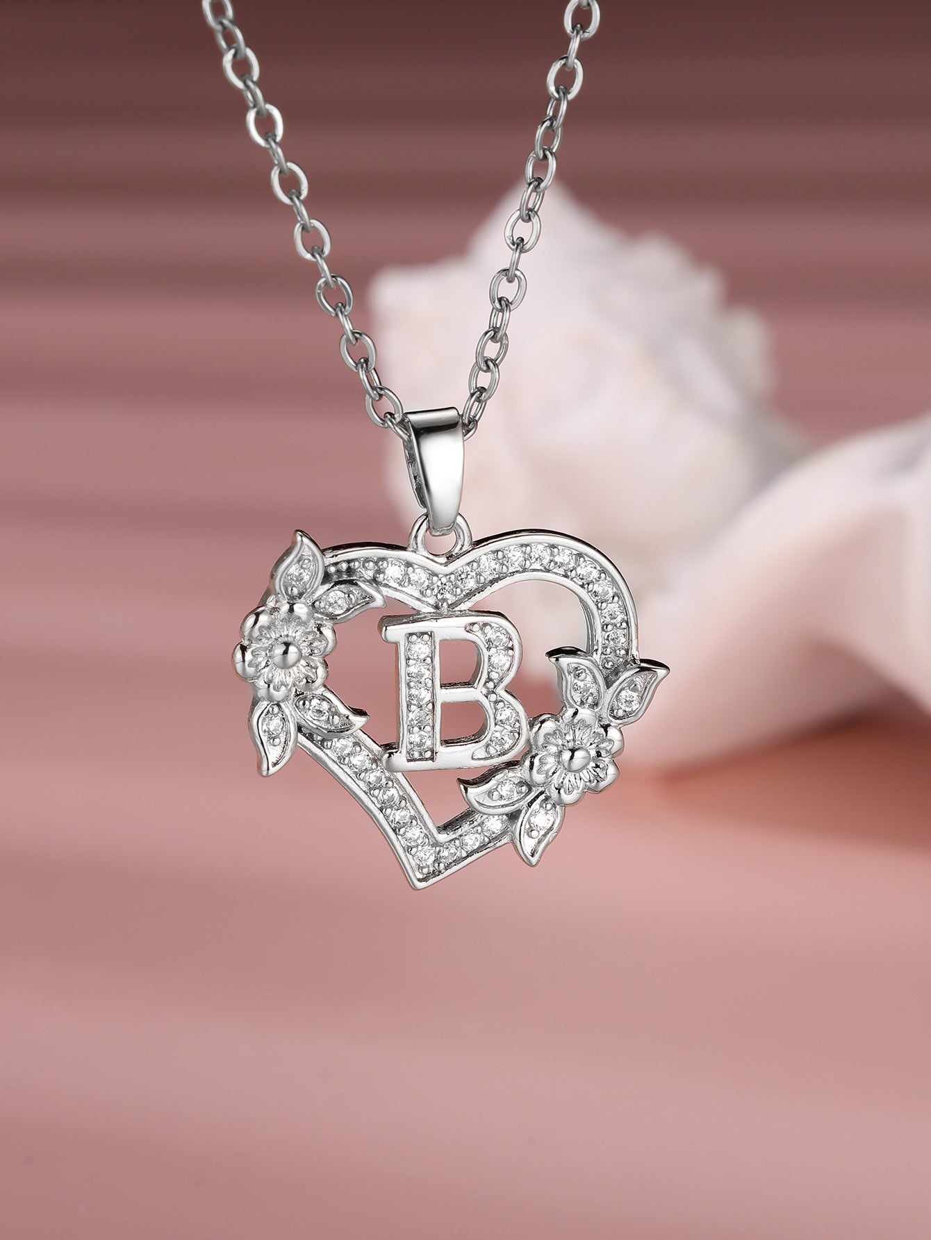 Heart-shaped 26 English Letter Necklace