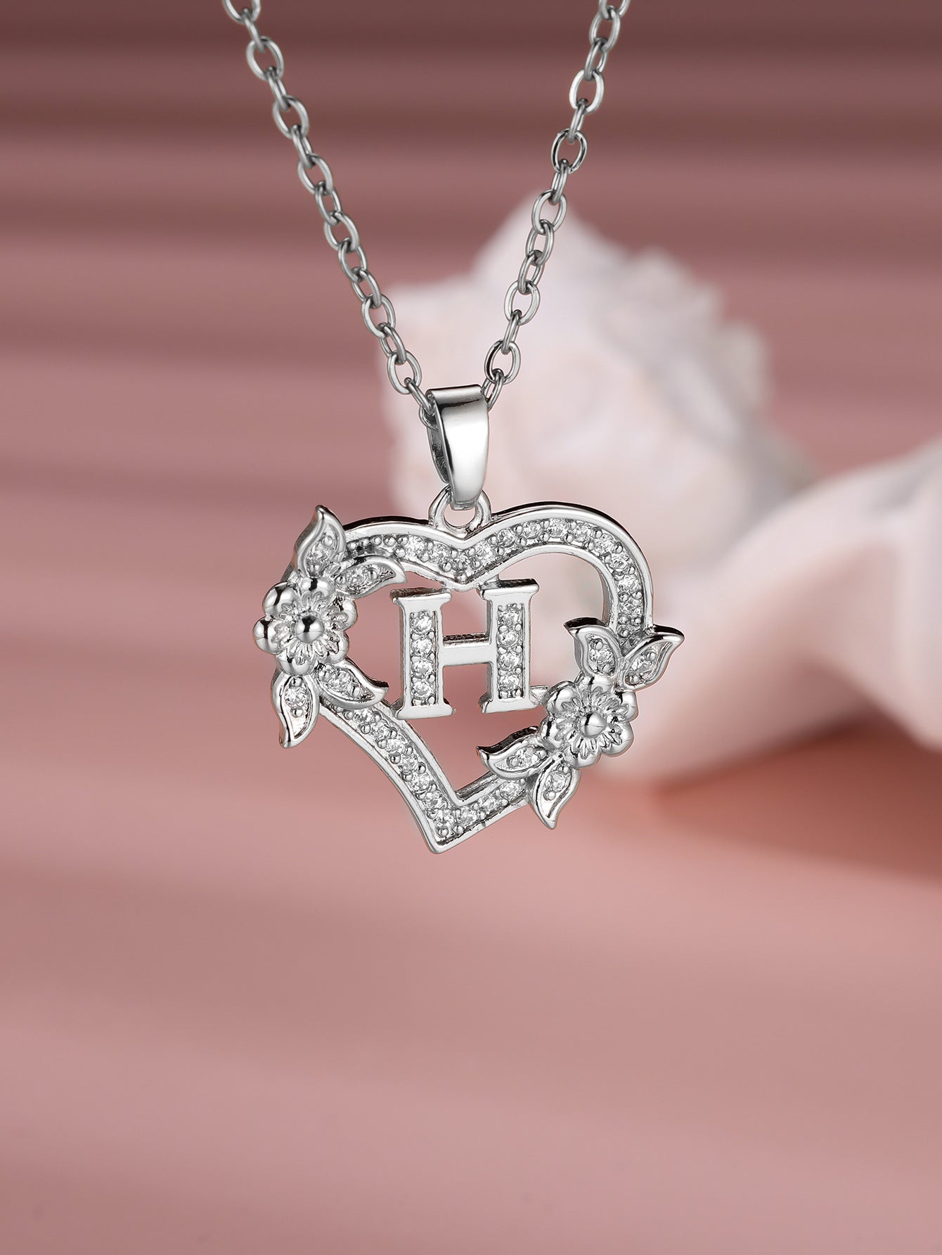 Heart-shaped 26 English Letter Necklace