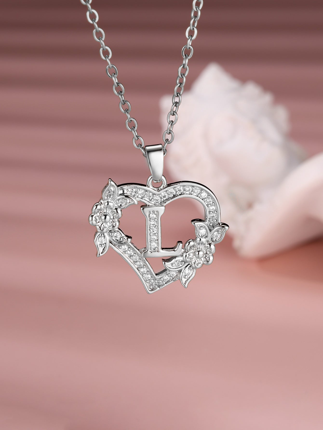 Heart-shaped 26 English Letter Necklace