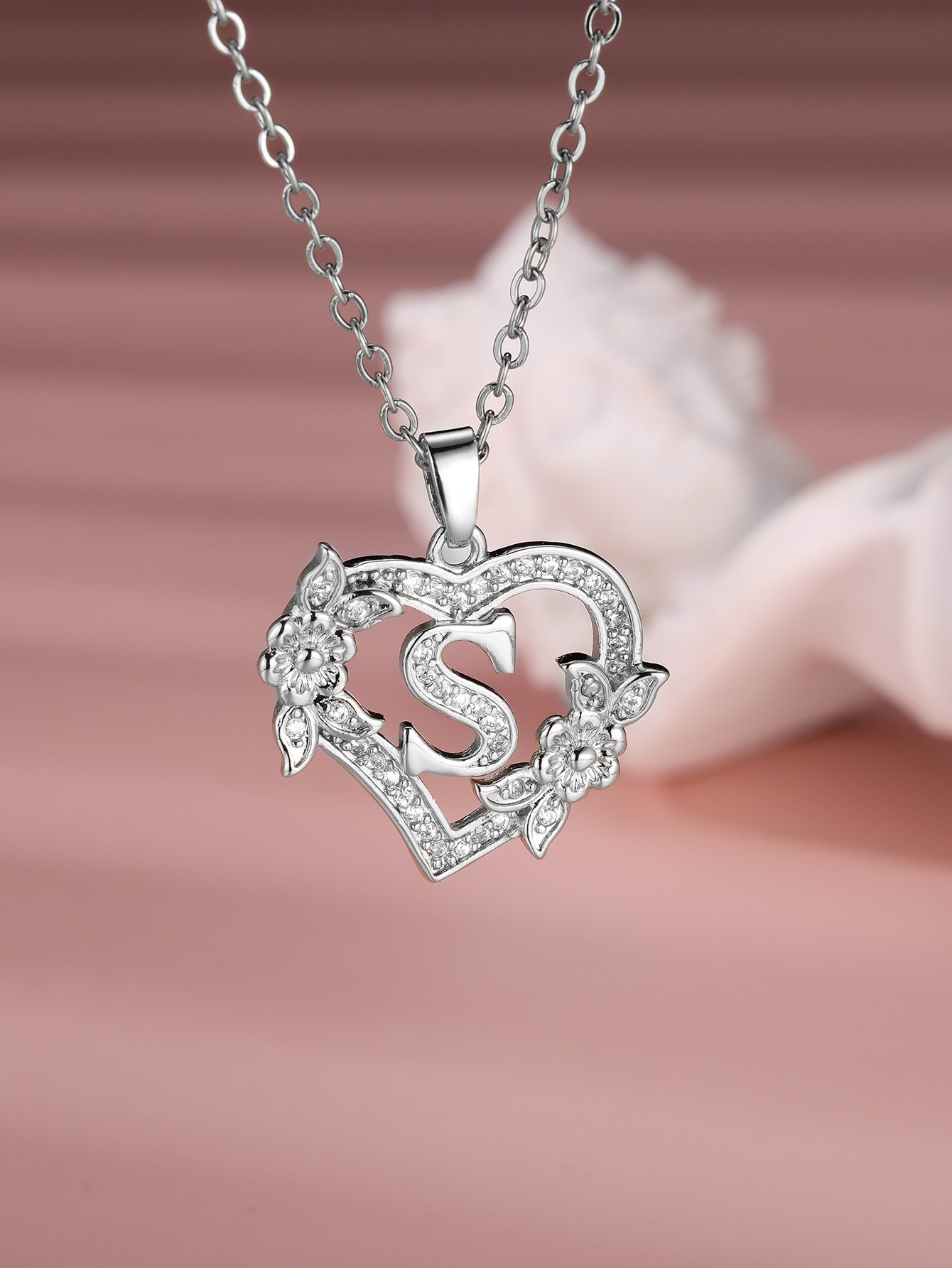 Heart-shaped 26 English Letter Necklace