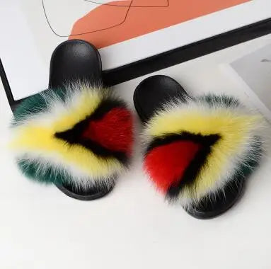 New Arrival Girl Luxury Fluffy Fur Slippers Ladies Indoor Warm Furry Fur Flip Flops Women Amazing Plush Fur Slides Wholesale Hot