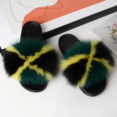 New Arrival Girl Luxury Fluffy Fur Slippers Ladies Indoor Warm Furry Fur Flip Flops Women Amazing Plush Fur Slides Wholesale Hot