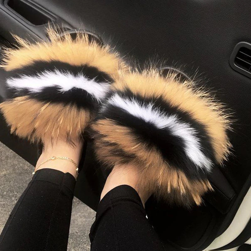 New Arrival Girl Luxury Fluffy Fur Slippers Ladies Indoor Warm Furry Fur Flip Flops Women Amazing Plush Fur Slides Wholesale Hot