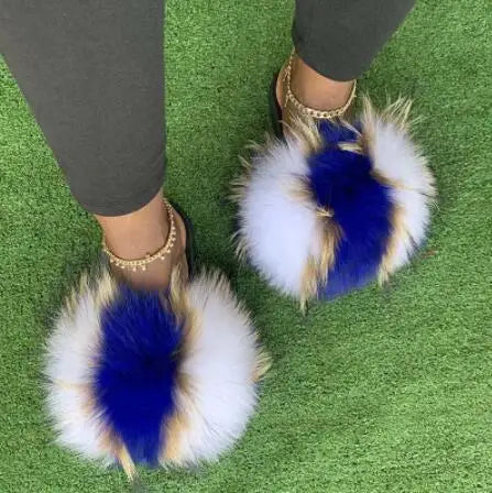 New Arrival Girl Luxury Fluffy Fur Slippers Ladies Indoor Warm Furry Fur Flip Flops Women Amazing Plush Fur Slides Wholesale Hot