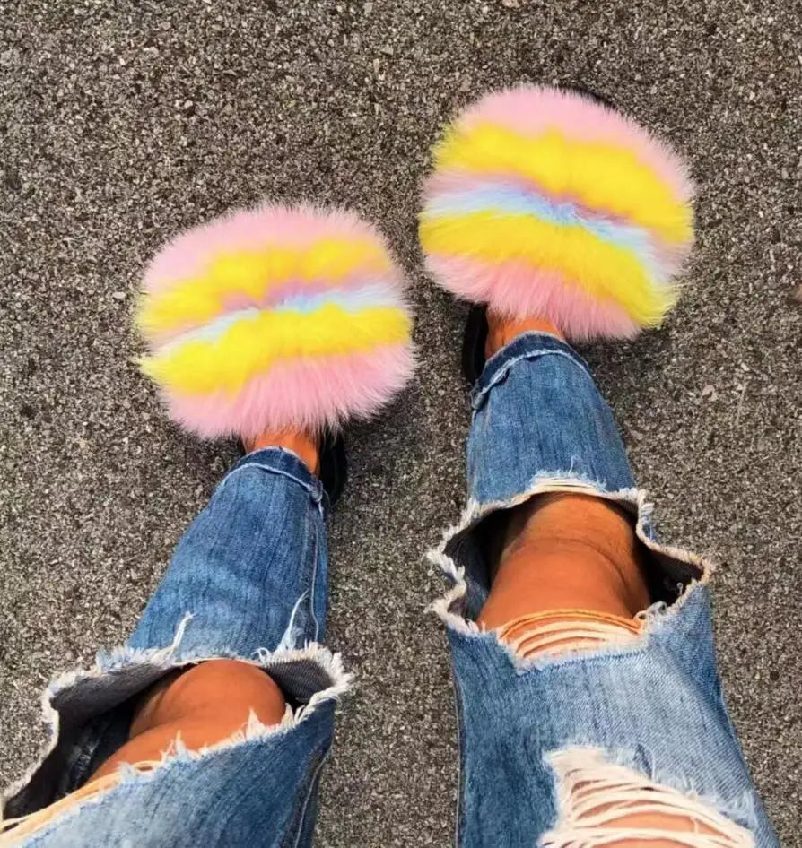 New Arrival Girl Luxury Fluffy Fur Slippers Ladies Indoor Warm Furry Fur Flip Flops Women Amazing Plush Fur Slides Wholesale Hot