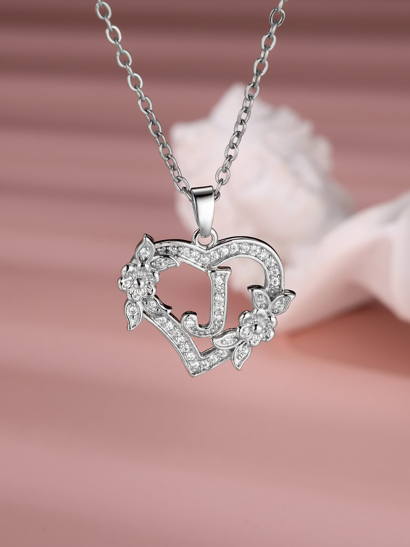 Heart-shaped 26 English Letter Necklace