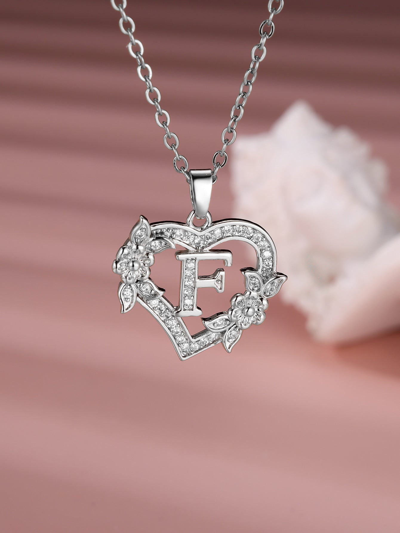 Heart-shaped 26 English Letter Necklace