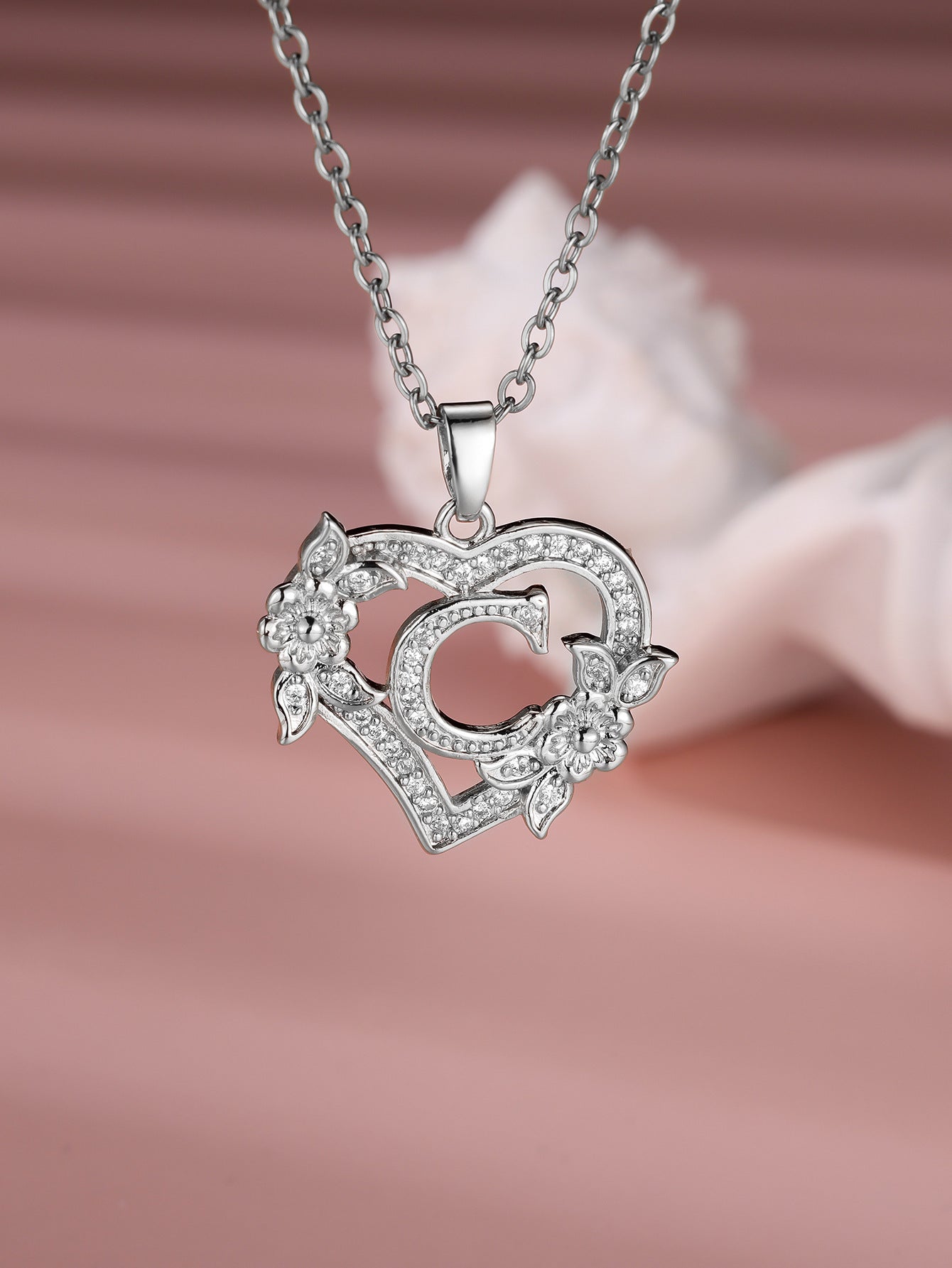 Heart-shaped 26 English Letter Necklace