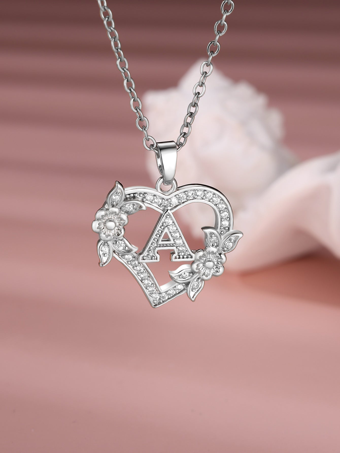 Heart-shaped 26 English Letter Necklace