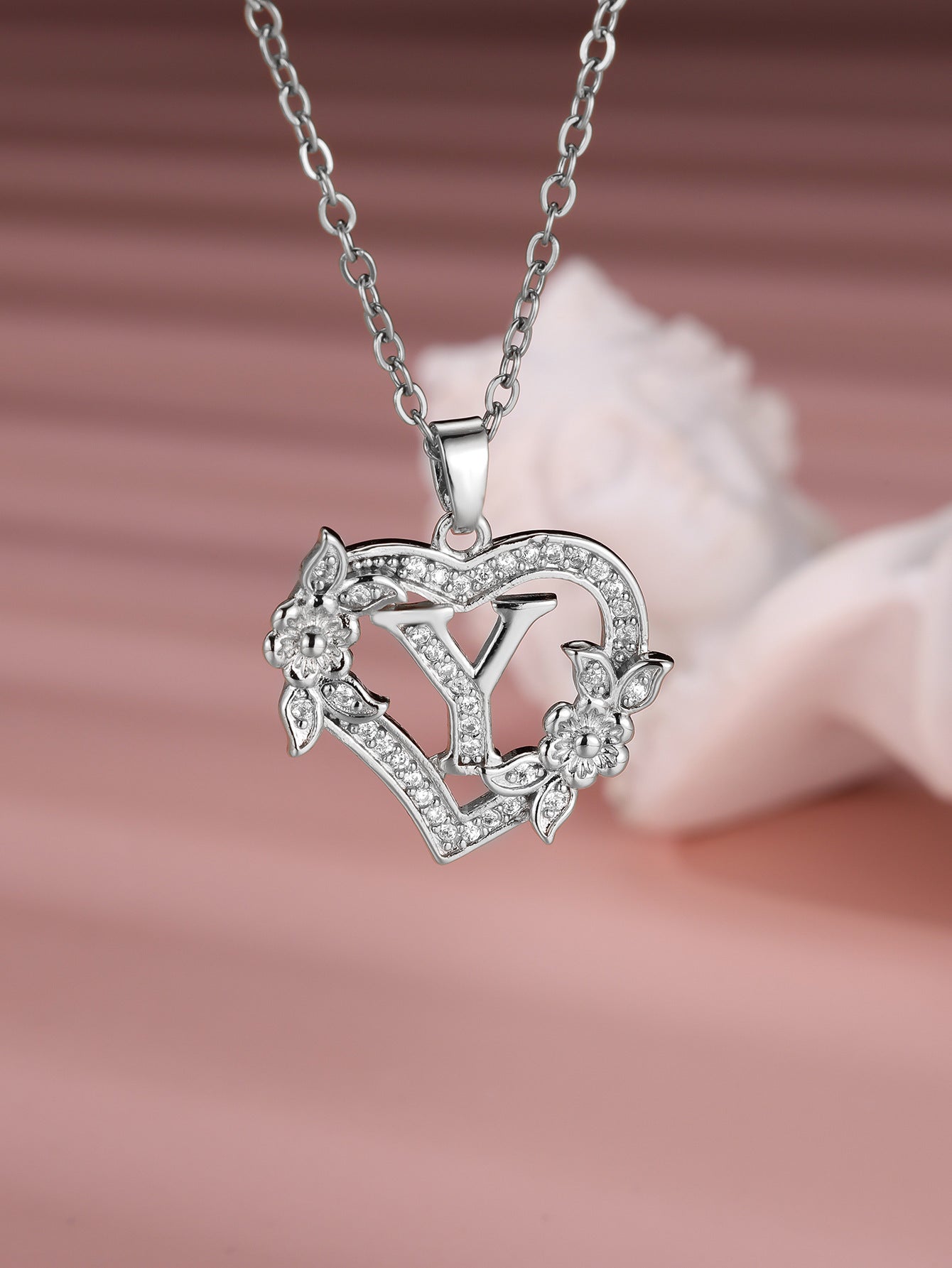 Heart-shaped 26 English Letter Necklace