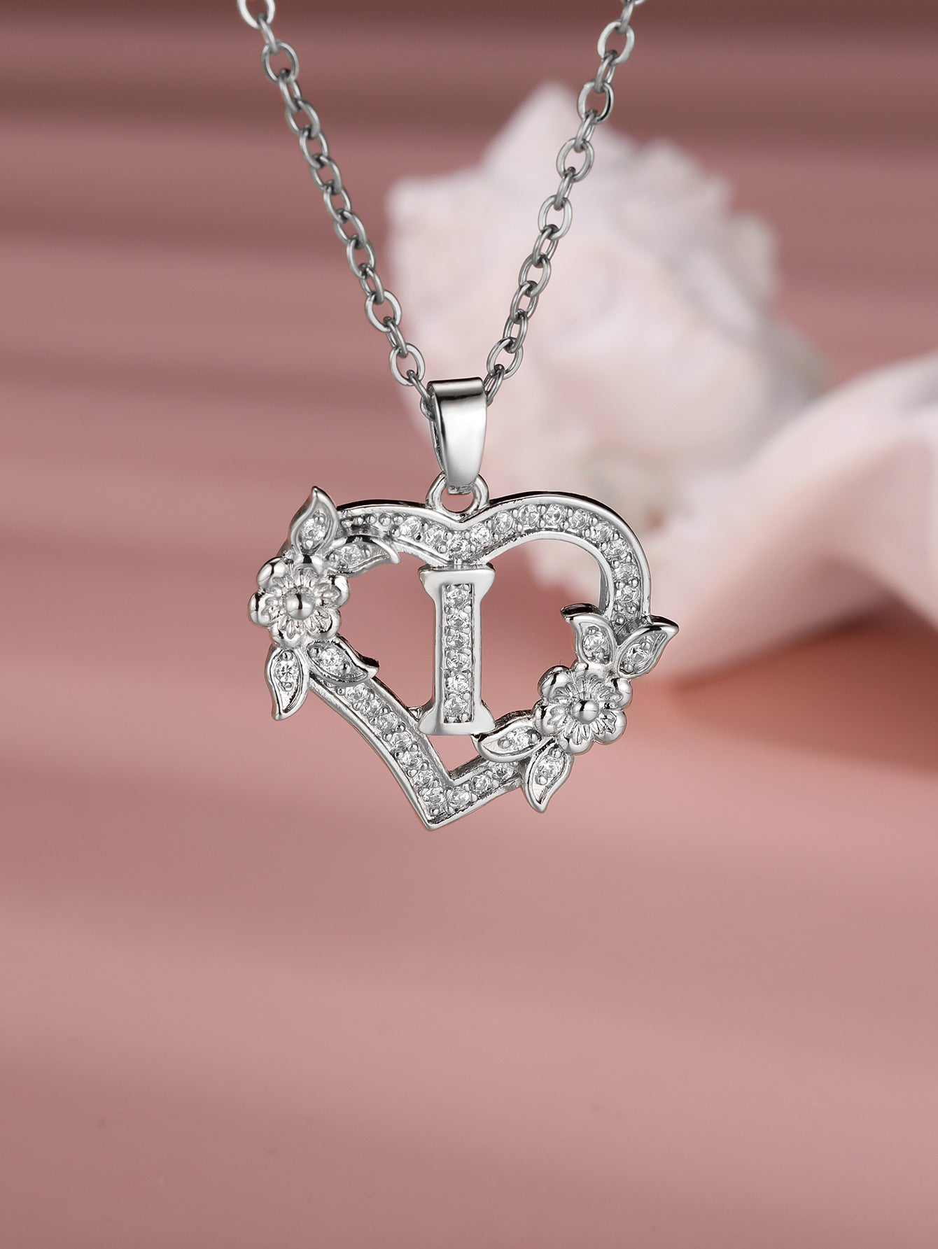 Heart-shaped 26 English Letter Necklace